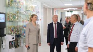 Дарья Светяш в нижнетагильской школе