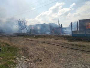 Сгорело три дома в Курьях