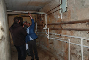 Проверка ремонта в подвале дома №33/2 на ул. Юбилейной