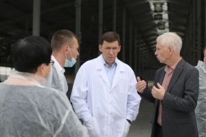 Евгений Куйвашев оценил новый животноводческий комплекс в Ирбитском муниципальном образовании