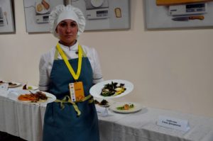 Елена Хайбулина с конкурсными блюдами