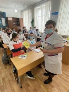 Администрация медицинского колледжа приглашает Елену Борисовну для проведения профилактических бесед
