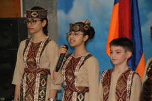 На открытии армянской школы в ДК «Кристалл»