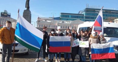 Сухоложские студенты на митинге в Екатеринбурге