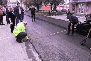 Измерение ширины дорожного полотна на ул. Гагарина