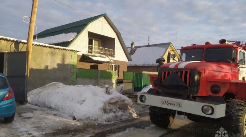 Пожар в Сухоложском районе в деревне Мельничной