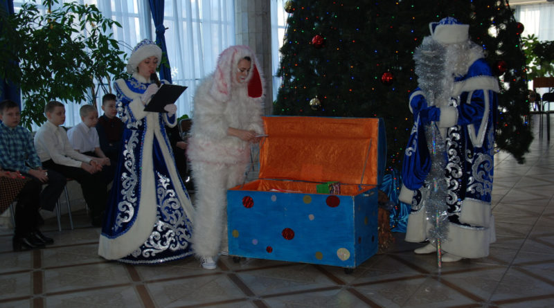 В сундуке Деда Мороза оказалось более 200 писем от детей и взрослых