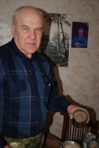 Валерий Коновалов изготовилочередную свечу