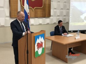 Сергей Ефремов докладывает о запланированныхна текущий год мероприятиях