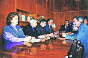 Производственное совещание в ОАО «Сухоложскцемент» во главе с директором А. Рябцевым,
конец 1990 гг