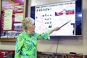 Алла Романовна презентует
экскурсионный маршрут «Дорогами Гражданской войны» в
городском музее, 2018 г.
