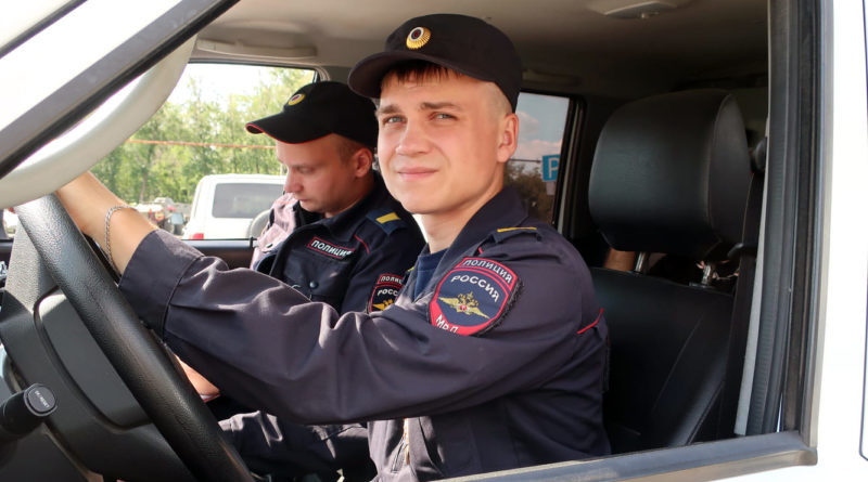 Кирилл Малков (за рулем) к патрулированию города готов