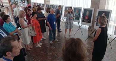 Сухоложские журналисты представили фотопроект «Мамы героев» на Форуме современной журналистики «Вся Россия-2023» в Сочи