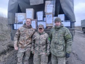 Алексей Тимофеев с бойцами-уральцами из 15-й бригады