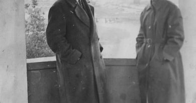 С. Щипачев с О. Чусовитиной на курорте, 1964 г.