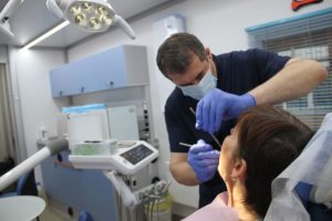 Врач-стоматолог из Асбеста принимает сухоложских пациентовв передвижном стоматологическом кабинете