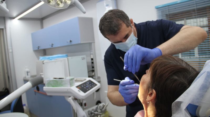 Врач-стоматолог из Асбеста принимает сухоложских пациентов в передвижном стоматологическом кабинете