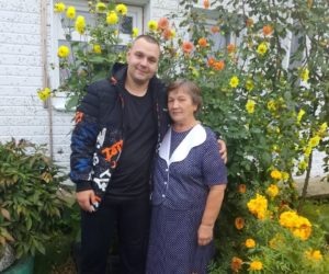 Тегенцев Николай с бабушкой 