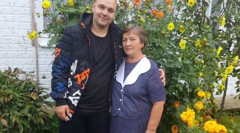Тегенцев Николай с бабушкой