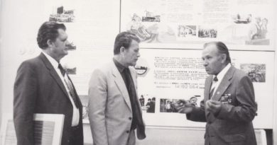 Экскурсию для чехословацкой делегации ведет Петр Зайцев, 1980-е