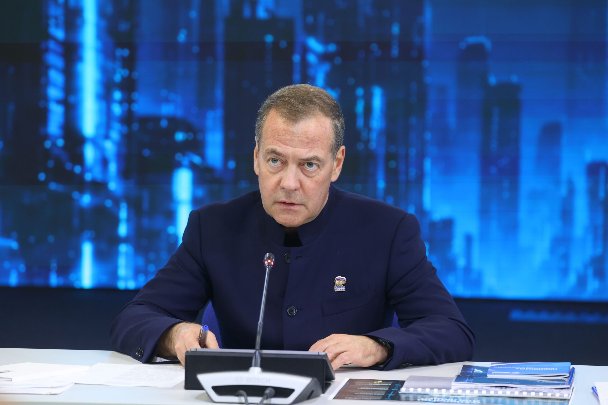 Заместитель председателя Совета безопасности РФ, председатель партии «Единая Россия» Дмитрий Медведев